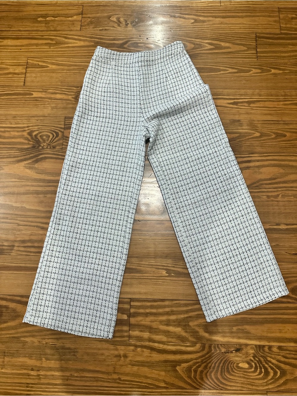 Women’s  Wide-Leg Knit Pants in White with Black Grid